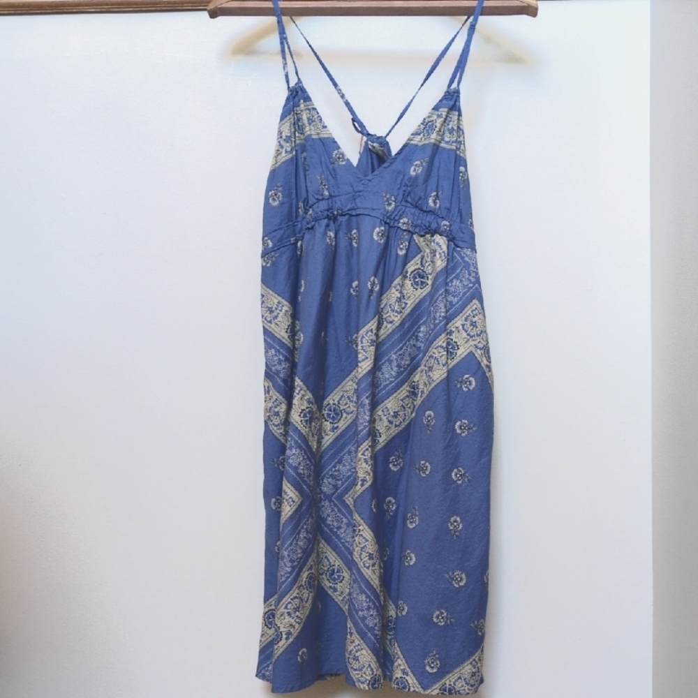 L Y2K Babydoll Strappy Lined Floral Handkerchief Dress CONVERSE One Star Cotton